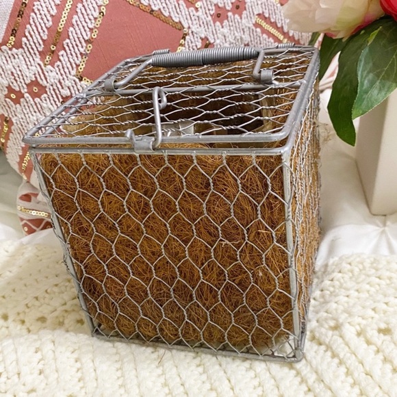 Farmhouse Boho Wire Planter Box - Picture 1 of 4